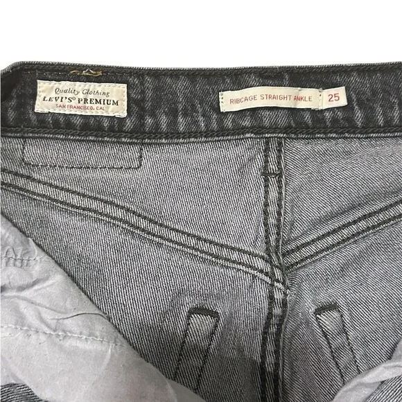 Levi's Ribcage Straight Ankle Jeans in - Black Worn In - Picture 4 of 4